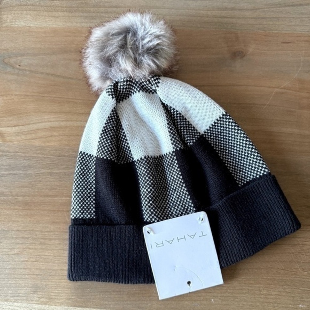 NWT Tahari youth size large 10/12 knit hat with faux fur Pom/pom